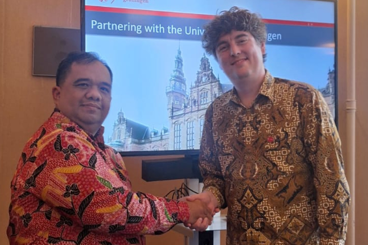 Diplomasi Akademik UIN Madura di Eropa: Guru Besar Fakultas Syariah Bicara Problematika Buruh Migran.