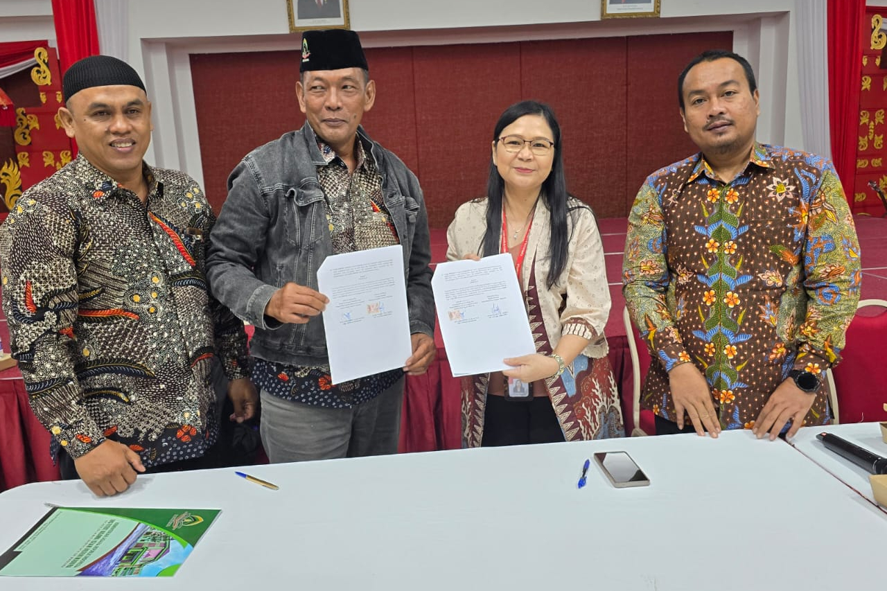 LP2M IAIN MADURA BERSAMA  KBRI KUALA LUMPUR MALAYSIA MENANDATANGANI  IMPLEMENTATION AGREEMENT  KKN INTERNASIONAL